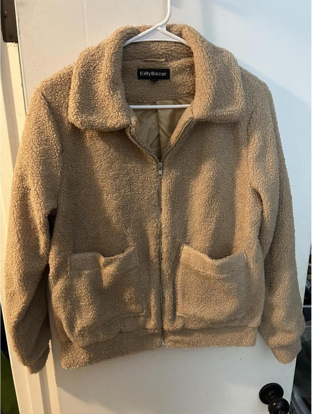 Brand new Eilly Bazar tan Sherpa jacket with large pockets size S